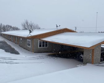 Century Motel - Marlow - Building