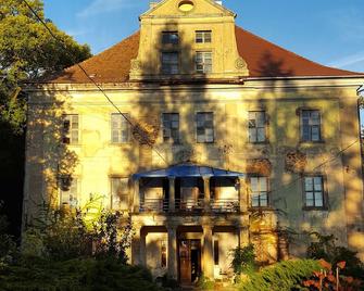 Palac Rzasiny - Gryfów Śląski - Edificio