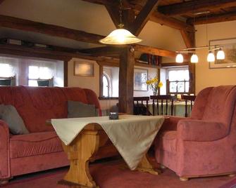 Discover the idyllic country life between Hamburg and Bremen - Sittensen - Living room