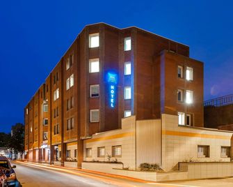 Ibis Budget Lille Gares Vieux-Lille - Lille - Building