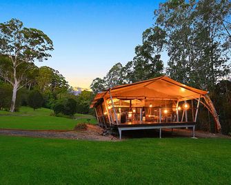 Starry Nights Luxury Camping - Woombye - Building