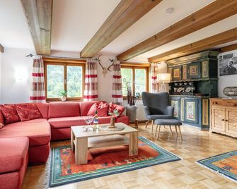 Beautifully renovated farmhouse, dream location - Dalaas - Wohnzimmer