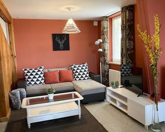 Happy - Prunay - Living room