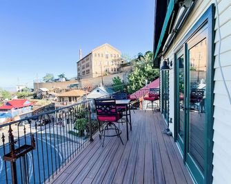 Mrs Garcia's Getaway w/ Gorgeous Red Rock Views! - Jerome - Balcón