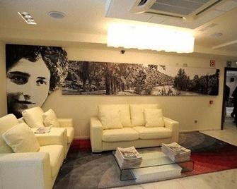 Alameda Centro - Soria - Oleskelutila