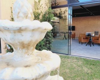 Pinda Palace Hotel - Pindamonhangaba - Patio