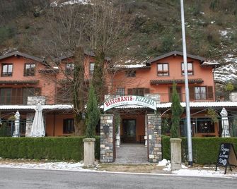 호텔 그로토 바가트 - 브루심피아노 - 건물