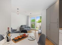 Lyter Living Serviced Accommodation Oxford-Hawthorn-with parking - Oxford - Dining room