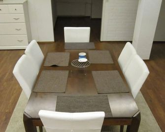 Finn Rooms - Tampere - Comedor