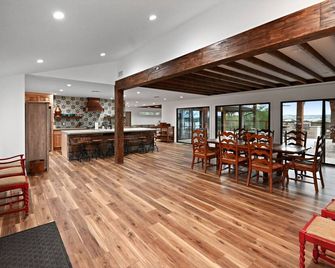 Guadalupe Bluff Mediterranean - Kerrville - Restaurant