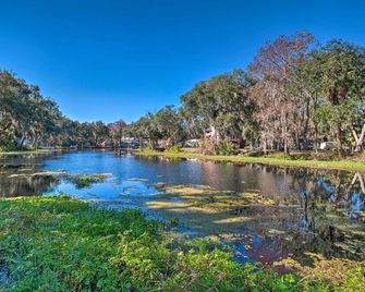 Waterfront Studio w/ Dock Access in Inglis! - Inglis - Outdoors view