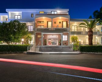 Meliton Hotel - Theologos - Gebouw