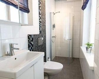 Townhouse Apartments - Маріегамн - Ванна кімната