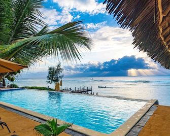 Sunshine Marine Lodge - Matemwe - Pool