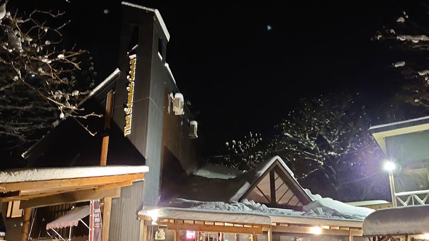 كافيه آند إن ذات ساوندس جود