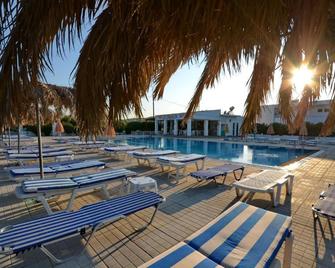 Nikos 2 Studios & Apartments - Kardamena - Pool