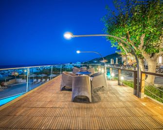 Forest Park Hotel - Rétino - Balcón