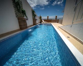 Mirante Eventos Hospedagem - Cachoeira Paulista - Piscina