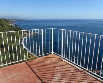 Come In Sicily La Pietra Monaca - Acireale - Balcony