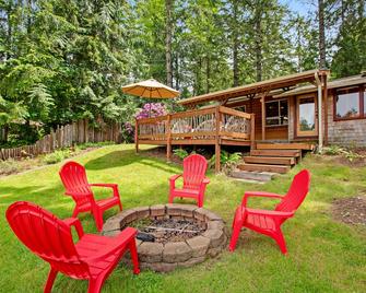 Best Catch Cabin - Belfair - Patio