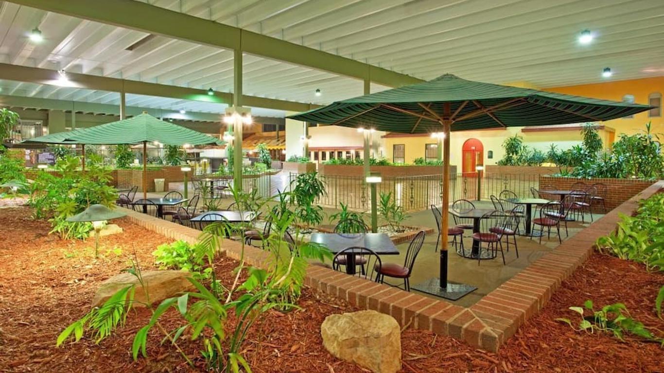 رمادا باي ويندام إنديانا