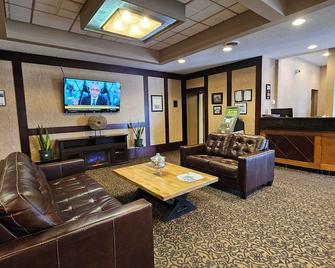 The George Dawson Inn & Conference Centre - Dawson Creek - Living room