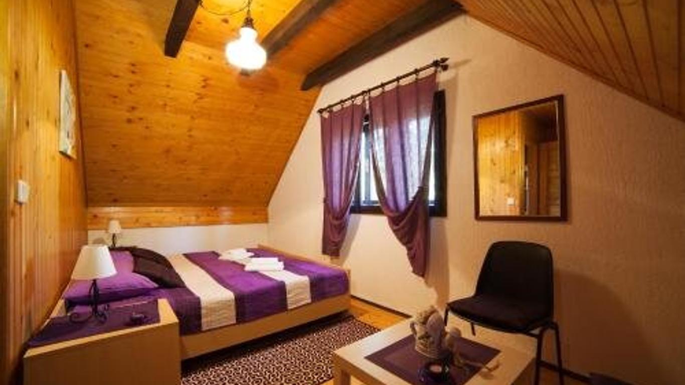 Guesthouse Pod rastockim krovom