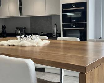 Luxury Home on Valentia Island, Nightstown with sea view, Electric Car Charger - Valentia Island - Dining room