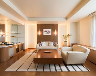 Sapporo Park Hotel - Sapporo - Living room