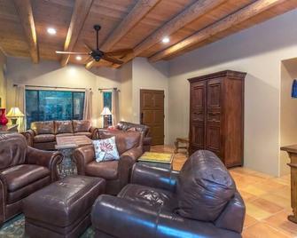 Casa Coralina - A hidden treasure in Tanque Verde Valley - Tanque Verde - Sala de estar