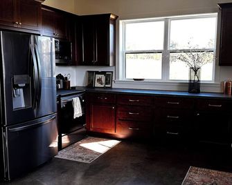 Charming 2-bedroom Farmhouse in Rocheport - Rocheport - Kuchyň