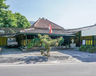 Hotel O Griya Cendekia Syariah - Madiun - Building