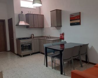 St Julian's Central Apartments - San Ġiljan - Cuisine