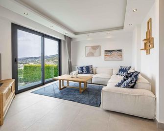 Stunning Villa with Private Pool and Luxuriest Views - Yalikavak - Huiskamer