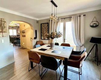 Charming renovated house: Heated, Pétanque, Garden, and Quiet. - Saint-Didier - Dining room