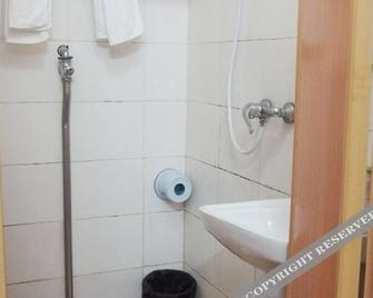 Tongsheng Hostel - Foshan - Bathroom