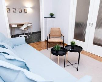 Modern beauty in central area - Athens - Living room
