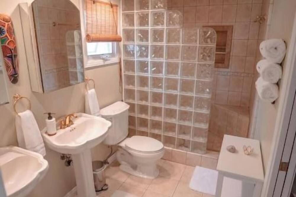 Charming Casita with City and Bay Views - San Diego - Badrum