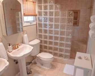 Charming Casita with City and Bay Views - San Diego - Baño