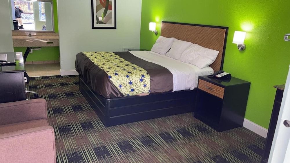 Bowers Hill Inn - צ'סאפיק - חדר שינה