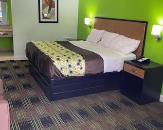 Bowers Hill Inn - צ'סאפיק - חדר שינה