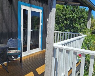 The Blackhouse Cottage - Hokitika - Balcony