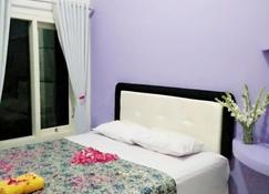Clover Homestay - Probolinggo - Bedroom