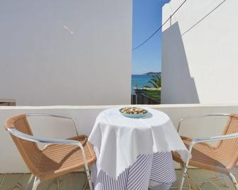 Cyclades Beach - Platis Gialos - Balkón