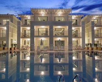 بيليس ديلاكس هوتل - بيليك - مبنى