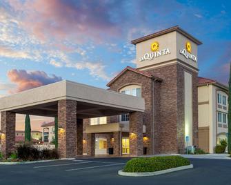 La Quinta Inn & Suites by Wyndham Paso Robles - Paso Robles - Building