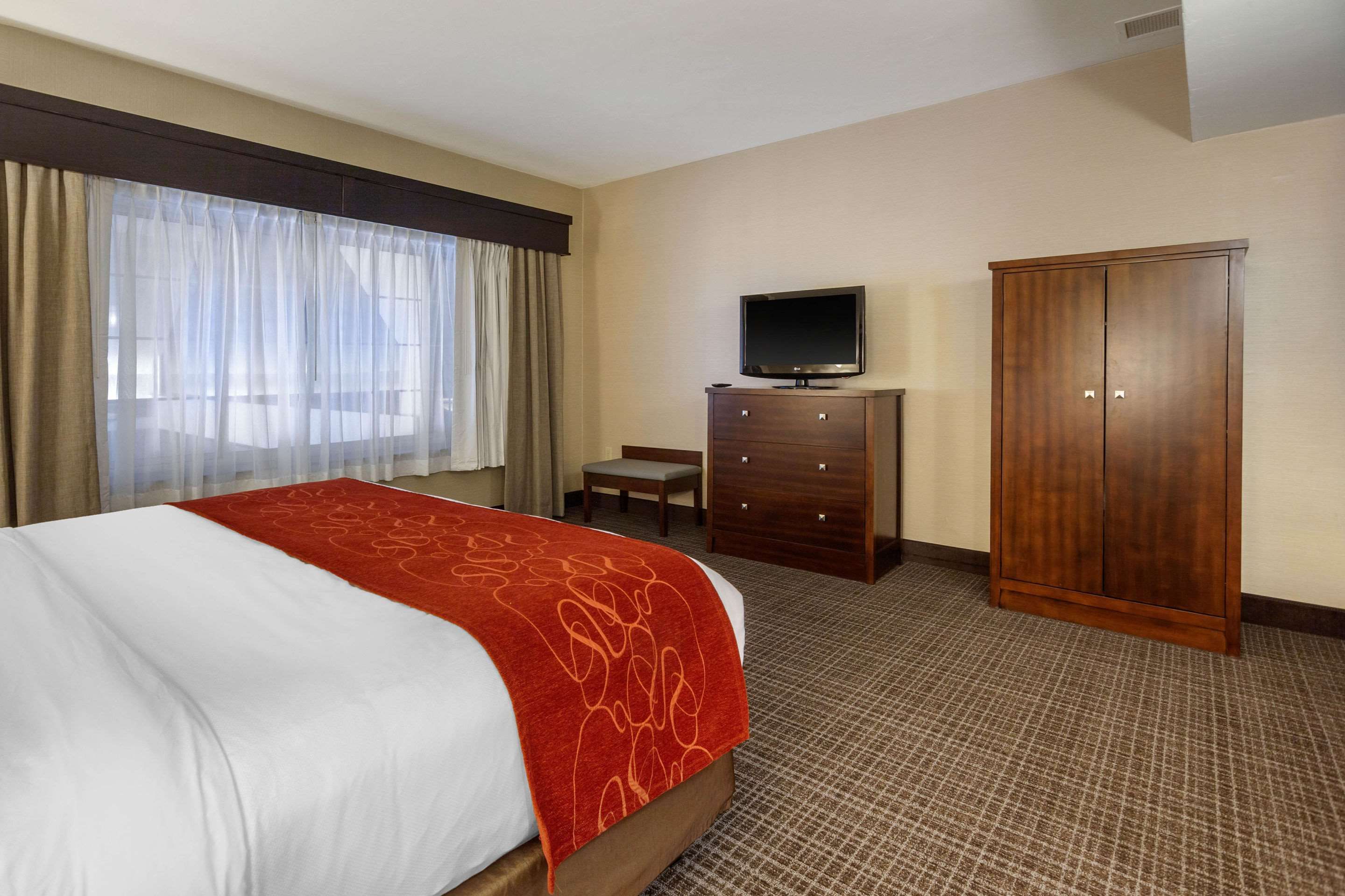 Comfort Suites Green Bay 68 1 5 0 Green Bay Hotel Deals