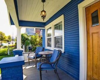 Charming, Convenient Home Near Downtown - Wenatchee - Patio