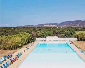 Holiday Home Happy Island by Interhome - Badesi - Piscina