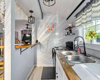 Tiny House with lake view and large yard - McMinnville - Cocina